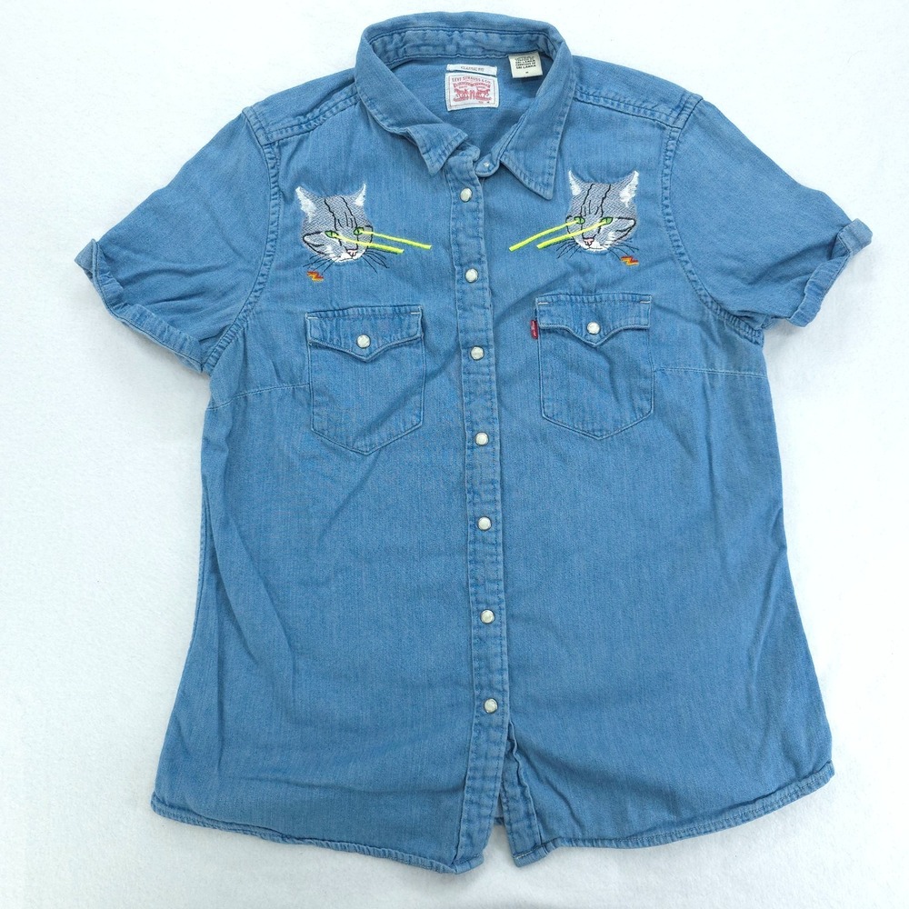 Levi Strauss Shirt Womens Medium Blue Denim Cat Embroidered Western Snap Classic